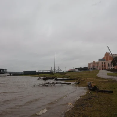 PORTO ALEGRE, RS, Brasil, 29-06-2025: Mau tempo mantém Guaíba em nível de alerta em Porto Alegre. Instabilidade sobre grande parte do Estado exige atenção em relação ao nível dos rios. Foto: Mateus Bruxel/Agência RBS<!-- NICAID(16069686) -->