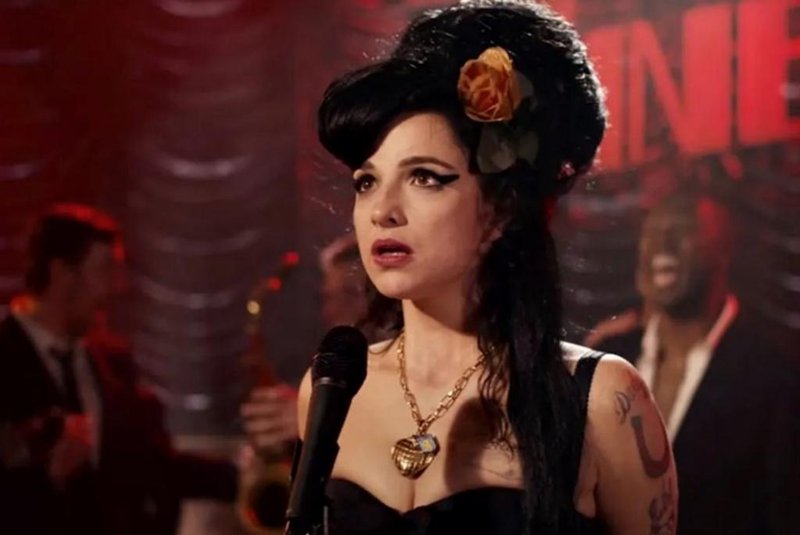 Marisa Abela encarna Amy Winehouse no filme Back to Black (2024)<!-- NICAID(15670857) -->