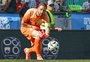 Veja detalhes da bola "inteligente" que vai ajudar em impedimentos na Eurocopa