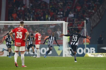 PORTO ALEGRE, RS, BRASIL, 19/06/2022- Inter x Botafogo: jogo válido pela 13ª rodada do Brasileirão. Foto: Anselmo Cunha/Agencia RBS<!-- NICAID(15127814) -->
