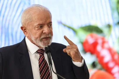O presidente Luiz Inácio Lula da Silva participa de evento comemorativo ao Dia Mundial da Alimentação e lançamento dos planos nacionais de abastecimento alimentar e de agroecologia e produção orgãnica.<!-- NICAID(15892248) -->