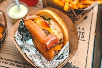 hamburguer, burger, porto alegre, destemperados<!-- NICAID(15436831) -->