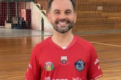 Deives, 41 anos, pivô contratado pelo David Futsal para a Série B do Gauchão 2026.