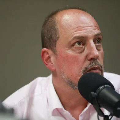 PORTO ALEGRE, RS, BRASIL - 2024.10.08:Presidente do Inter, Alessandro Barcellos participa do programa "Show dos Esportes", na  Rádio Gaúcha. (Foto: Renan Mattos/ Agência RBS)<!-- NICAID(15886579) -->