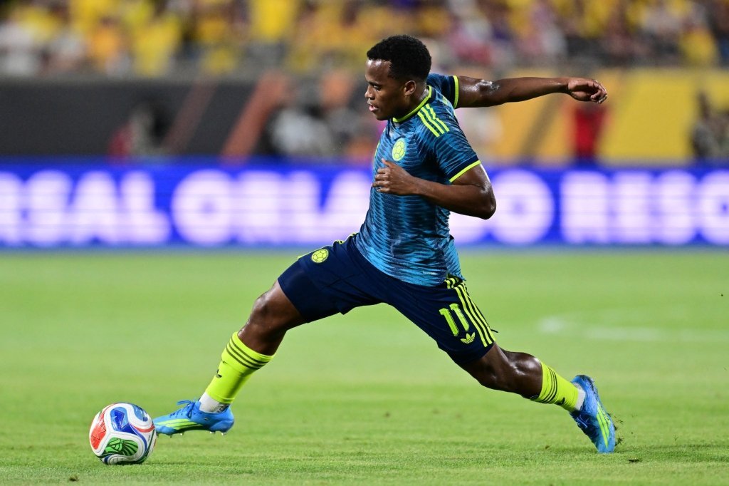 Com dupla do Inter no banco, Col&ocirc;mbia perde amistoso para o pr&oacute;ximo advers&aacute;rio do Brasil