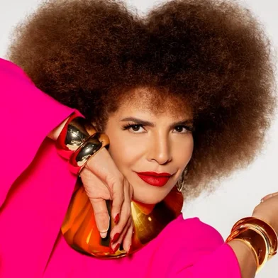Artista participa do concerto no dia 23 de janeiro de 2027, no primeiro final de semana da programação do festivalA Gramadotur anuncia a participação de Vanessa da Mata no XIII Gramado In Concert. A cantora e compositora sobe ao palco no dia 23 de janeiro de 2027, em uma participação especial junto à Orquestra Sinfônica de Gramado.O encontro entre a artista e a orquestra será um dos destaques do primeiro final de semana da programação do festival, unindo o repertório de uma das principais vozes da música brasileira à força e à riqueza dos arranjos sinfônicos.Vanessa da Mata reúne em sua carreira canções que conquistaram diferentes gerações. Em Gramado, seu repertório ganha uma nova dimensão com o acompanhamento da Orquestra Sinfônica de Gramado, em uma participação preparada especialmente para o evento.O XIII Gramado In Concert acontece de 18 a 30 de janeiro de 2027, reunindo estudantes, professores, maestros e músicos em uma programação voltada à formação e ao intercâmbio musical. Os concertos abertos ao público iniciam no dia 22 de janeiro e seguem até o dia 30, com diferentes experiências musicais ao longo do festival.<!-- NICAID(16362774) -->