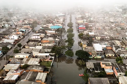 ELDORADO,RS, BRASIL, 27-06-2025: Cheia do rio Jacuí provoca alagamentos em Eldorado. bairro Vila da Paz ainda tem moradores que não deixaram suas casas. Foto: Jonathan Heckler/Agência RBSLocal: Eldorado do Sul<!-- NICAID(16068722) -->