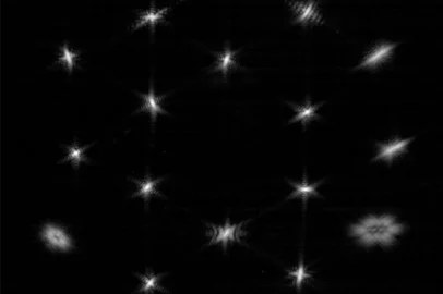 Estrela HD 84406, localizada na constelação de Ursa Maior, foi capturada pelo telescópio James Webb. Imagem obtida a partir do alinhamento dos 18 espelhos primários do telescópio.<!-- NICAID(15023166) -->