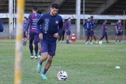Jhonatan Ribeiro, novo reforço do Caxias<!-- NICAID(16081191) -->