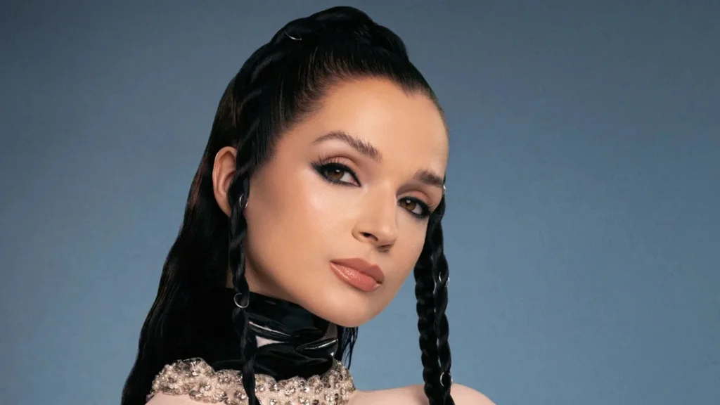 Poppy Rio Quem é Poppy? Conheça a artista que abrirá os shows do Linkin Park no ...