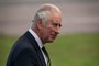 Britain's King Charles III walks to his plane at Aberdeen Airport to travel to London on September 9, 2022, following the death of his mother, Britain's Queen Elizabeth II the previous day. - Queen Elizabeth II, the longest-serving monarch in British history and an icon instantly recognisable to billions of people around the world, died at her Scottish Highland retreat on September 8. (Photo by Aaron Chown / POOL / AFP)Editoria: HUMLocal: AberdeenIndexador: AARON CHOWNSecao: imperial and royal mattersFonte: POOLFotógrafo: STR<!-- NICAID(15201838) -->