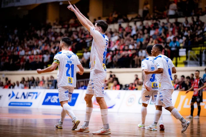 Ricardo Weschenfelder / Vélez Camaquã / Divulgação