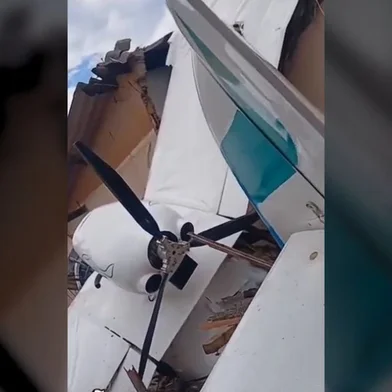 Aeronave de pequeno porte caiu sobre casa em Goiânia (13/10/2025)