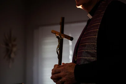 PORTO ALEGRE, RS, BRASIL, 30-09-2025: Quem são os exorcistas do Rio Grande Sul e como trabalham os padres dessa vocação na Igreja Católica. Foto: Jonathan Heckler/ Agência RBS<!-- NICAID(16135975) -->