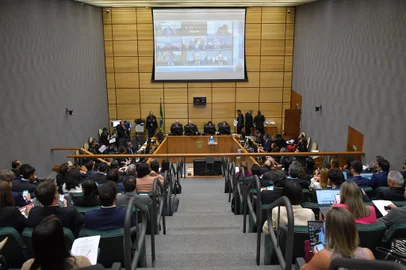 BRASÍLIA - Superior Tribunal de Justiça (STJ) decidiu, nesta quarta-feira (26), que devem incidir impostos sobre determinados incentivos fiscais dados por Estados a empresas. <!-- NICAID(15413151) -->