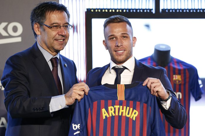 Grêmio se pronuncia em relação a possível dívida com Barcelona por Arthur