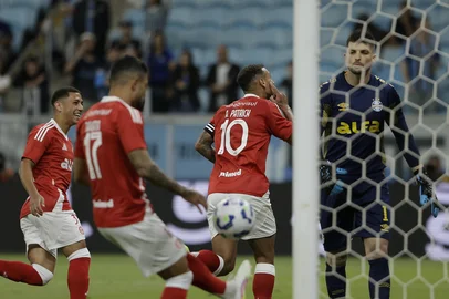 PORTO ALEGRE, RS, BRASIL - 19/04/2025 - Gre-Nal 447: Grêmio e Inter se encontram em campo, novamente, pela Série A do Campeonato Brasileiro. FOTO: MATEUS BRUXEL / AGÊNCIA RBS<!-- NICAID(16020490) -->