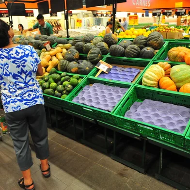 Em Santa Maria o protesto já reflete nos produtos nos supermercados. No Nacional já faltam frutas e legumes. Na Rede Super ainda há registro de falta de farinha.<!-- NICAID(11229588) -->