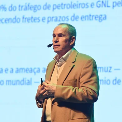 Engenheiro eletricista, Décio Oddone da Costa<!-- NICAID(16324979) -->