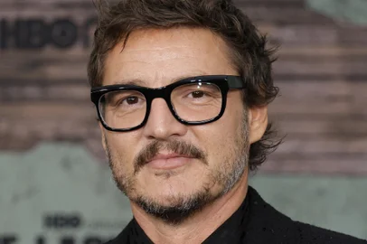 Los Angeles Premiere Of HBO's "The Last Of Us" - ArrivalsLOS ANGELES, CALIFORNIA - JANUARY 09: Pedro Pascal attends the Los Angeles Premiere of HBO's "The Last Of Us" at Regency Village Theatre on January 09, 2023 in Los Angeles, California.   Frazer Harrison/Getty Images/AFP (Photo by Frazer Harrison / GETTY IMAGES NORTH AMERICA / Getty Images via AFP)Editoria: ACELocal: Los AngelesIndexador: FRAZER HARRISONSecao: celebrityFonte: GETTY IMAGES NORTH AMERICAFotógrafo: CONTRIBUTOR<!-- NICAID(15323812) -->
