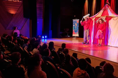 A sétima edição Téti – Festival de Arte e Cultura para a Infância neste ano será alusiva ao Folclore, de 22 a 28 de agosto, com atividades sendo realizadas em diversos espaços culturais de Caxias do Sul, na Serra Gaúcha, incluindo a Estação Téti. A programação reúne atividades para famílias e para grupos escolares - educação infantil e ensino fundamental.<!-- NICAID(16095792) -->