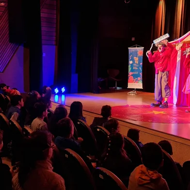 A sétima edição Téti – Festival de Arte e Cultura para a Infância neste ano será alusiva ao Folclore, de 22 a 28 de agosto, com atividades sendo realizadas em diversos espaços culturais de Caxias do Sul, na Serra Gaúcha, incluindo a Estação Téti. A programação reúne atividades para famílias e para grupos escolares - educação infantil e ensino fundamental.<!-- NICAID(16095792) -->
