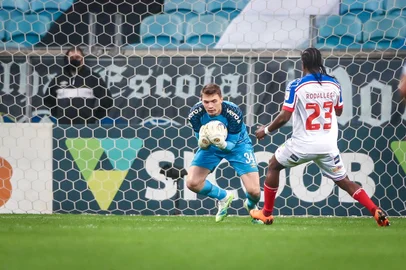 Gremio x BahiaRS - FUTEBOL/CAMPEONATO BRASILEIRO 2021 /GREMIO X BAHIA- ESPORTES - Lance da partida entre Gremio e Bahia disputada na noite deste sabado, na Arena do Gremio, em partida valida pela Campeonato Brasileiro 2021. Na foto: Gabriel Chapecó. FOTO: LUCAS UEBEL/GREMIO FBPAEditoria: SPOLocal: Porto AlegreIndexador: Lucas UebelSecao: futebolFonte: Gremio.netFotógrafo: Gremio x Bahia<!-- NICAID(14869160) -->