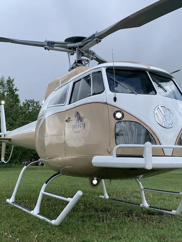 Transformação da Kombi em helicóptero
