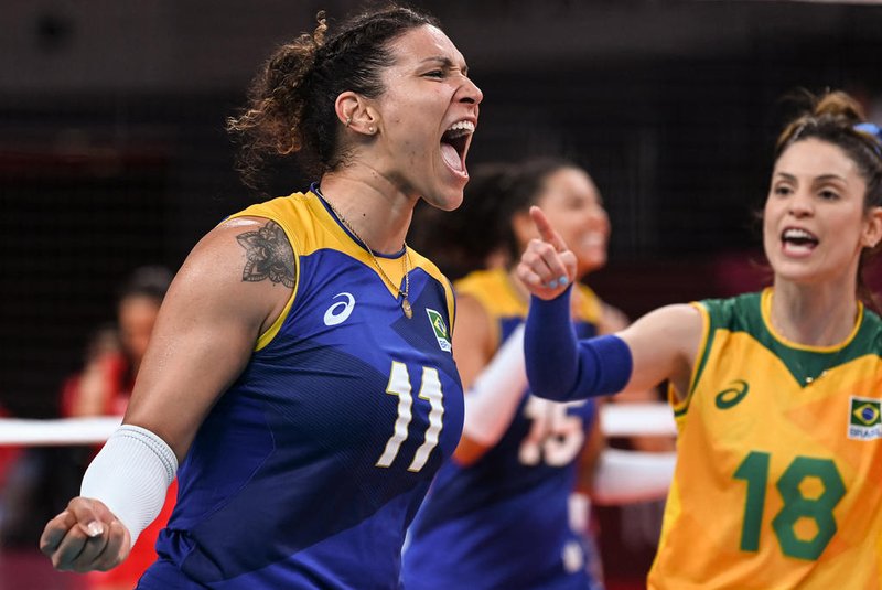 Brazil's Tandara Caixeta reacts after a point in the women's preliminary round pool A volleyball match between Serbia and Brazil during the Tokyo 2020 Olympic Games at Ariake Arena in Tokyo on July 31, 2021. (Photo by JUNG Yeon-je / AFP)Editoria: SPOLocal: TokyoIndexador: JUNG YEON-JESecao: volleyballFonte: AFPFotógrafo: STF<!-- NICAID(14856998) -->