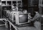 Em comercial dos anos 1960, veja televisor fabricado no RS