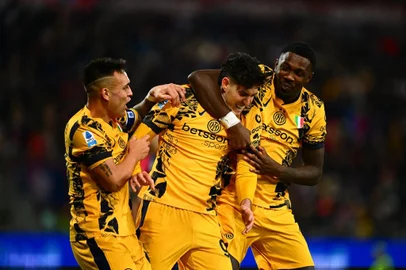 Lautaro Martínez, Bastoni, Marcus Thuram, futebol, Inter de Milão