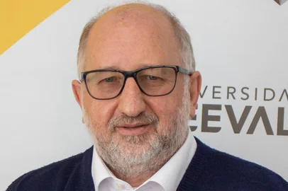 Um dos speakers confirmados entre as pocket palestras do Feevale Summit é o doutor em Educação Gabriel Grabowski, doutor em Educação, palestrante e graduado em Filosofia Plena. Em entrevista para GZH, o docente, que falará sobre o tema “Educação, inovação e felicidade”, defendeu que a educação e a inovação deem colaborar para o bem-estar do aluno e para a sua busca por uma vida feliz.<!-- NICAID(15536291) -->