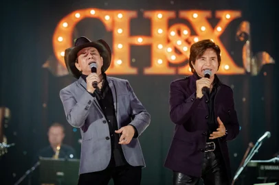 Especial Chitãozinho e Xororó 50 Anos de História<!-- NICAID(15111161) -->