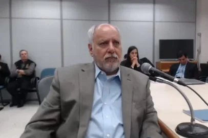 Reprodução / Divulgação CURITIBA, PARANÁ, BRASIL - Em depoimento voluntário ao juiz federal Sergio Moro nesta sexta-feira (5), o ex-diretor de Serviços da Petrobras Renato Duque (FOTO) afirmou que o ex-presidente Luiz Inácio Lula da Silva "tinha pleno conhecimento de tudo, tinha o comando" do esquema de corrupção instalado na estatal. Duque relatou três encontros pessoais com Lula, o último ocorrido em 2014.<!-- NICAID(12895536) -->