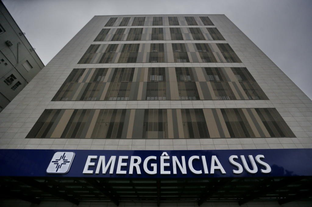 "Nossa capacidade est&aacute; esgotada", alerta secret&aacute;rio da Sa&uacute;de sobre superlota&ccedil;&atilde;o de hospitais em Porto Alegre