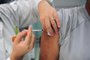 CAXIAS DO SUL, RS, BRASIL, 10/04/2023. Iniciada a vacinação contra a Influenza em Caxias do Sul. Só na UBS São Vicente 30 pessoas já se vacinaram na manhã de segunda (10). (Bruno Todeschini/Agência RBS)Indexador: BTK<!-- NICAID(15398699) -->