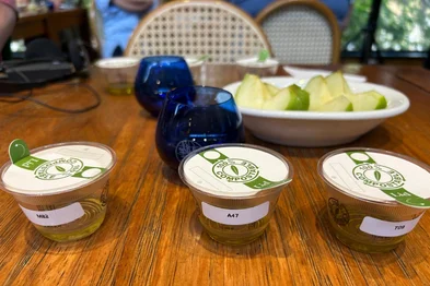 A 3ª edição do Olivas do Cais, em Porto Alegre, voltou a colocar na vitrine a produção gaúcha de azeite de oliva extravirgem, com sabor de retomada. <!-- NICAID(16140301) -->