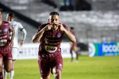 Caxias visitou o Botafogo-PB, no Estádio Almeidão, pela nona rodada da Série C.<!-- NICAID(16059892) -->