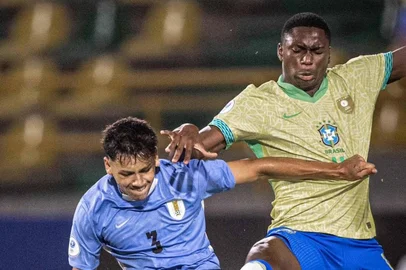 Associação Uruguaia de Futebol<!-- NICAID(16006046) -->