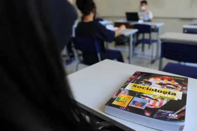 CAXIAS DO SUL, RS, BRASIL, 27/10/2021 -  foto do ambiente escolar, com alguma referência ao ensino médio e às salas de aula para matéria sobre benefício de R$ 150,00 que o RS vai repassar aos estudantes de Ensino Médio em situação de vulnerabilidade. (Marcelo Casagrande/Agência RBS)<!-- NICAID(14926049) -->