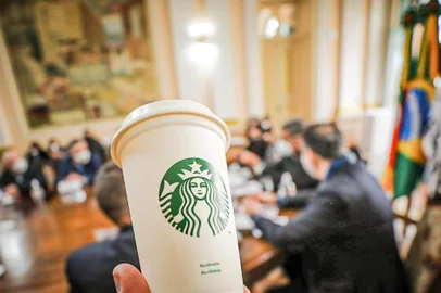 Reunião entre o prefeito Sebastião Melo e executivos da Starbucks<!-- NICAID(14790993) -->
