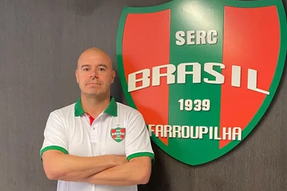 Brasild e Farroupilha anuncia o técnico Luciano Almeida para a Divisão de Acesso 2023<!-- NICAID(15372743) -->