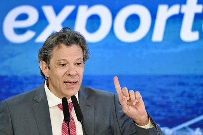 Brazil's Finance Minister Fernando Haddad delivers a speech during the signing of the new export incentive law at the Planalto Palace in Brasilia on July 28, 2025. (Photo by EVARISTO SA / AFP)Editoria: FINLocal: BrasíliaIndexador: EVARISTO SASecao: economy (general)Fonte: AFPFotógrafo: STF<!-- NICAID(16089650) -->