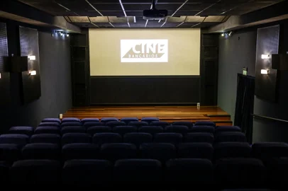PORTO ALEGRE, RS, BRASIL - 2024.04.16 - O espaço do CineBancários será relançado com novos equipamentos de projeção, som e acessibilidade, após investimento privado e também via lei Paulo Gustavo. (Foto: André Ávila/ Agência RBS)Indexador: Andre Avila<!-- NICAID(15736488) -->