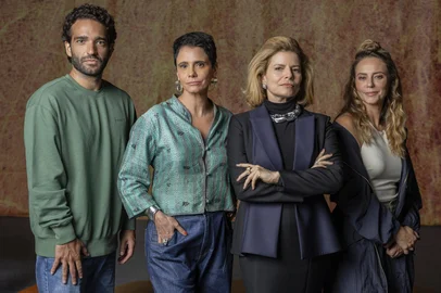 Afonso Roitman (Humberto Carrão), Celina (Malu Galli), Odete Roitman (Debora Bloch) e Heleninha (Paolla Oliveira)<!-- NICAID(16005746) -->