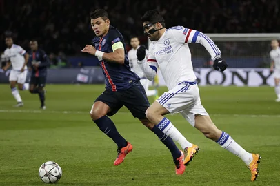598453269PSG e Chelsea se enfrentaram nesta terça-feira pela Liga dos Campeões. Na foto, Thiago Silva (E) e Diego CostaEditoria: SPOLocal: ParisIndexador: KENZO TRIBOUILLARDSecao: soccerFonte: AFPFotógrafo: STF<!-- NICAID(12018049) -->