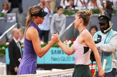 Paula Badosa, Simona Halep