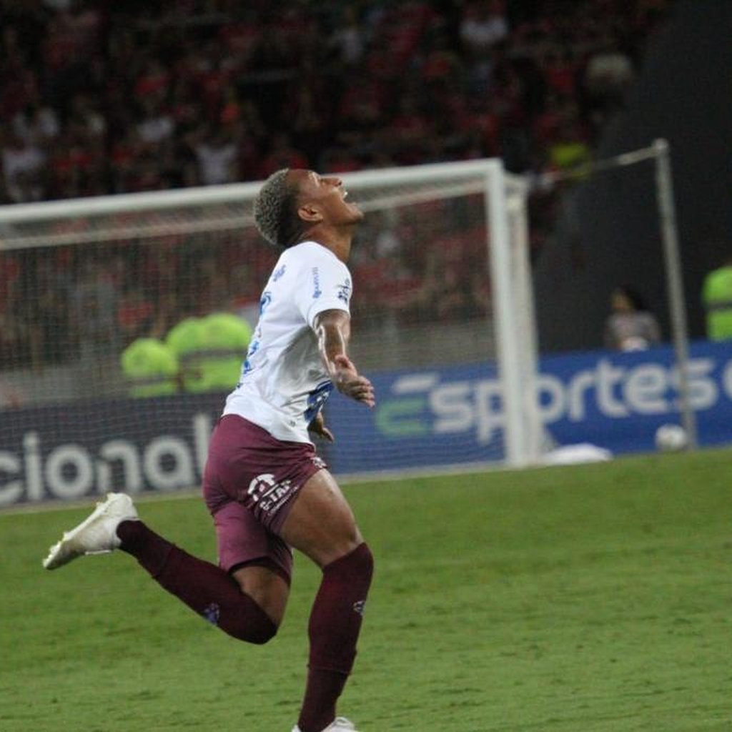 Grêmio empresta atacante Wesley Pombo para o Caxias - Lance!