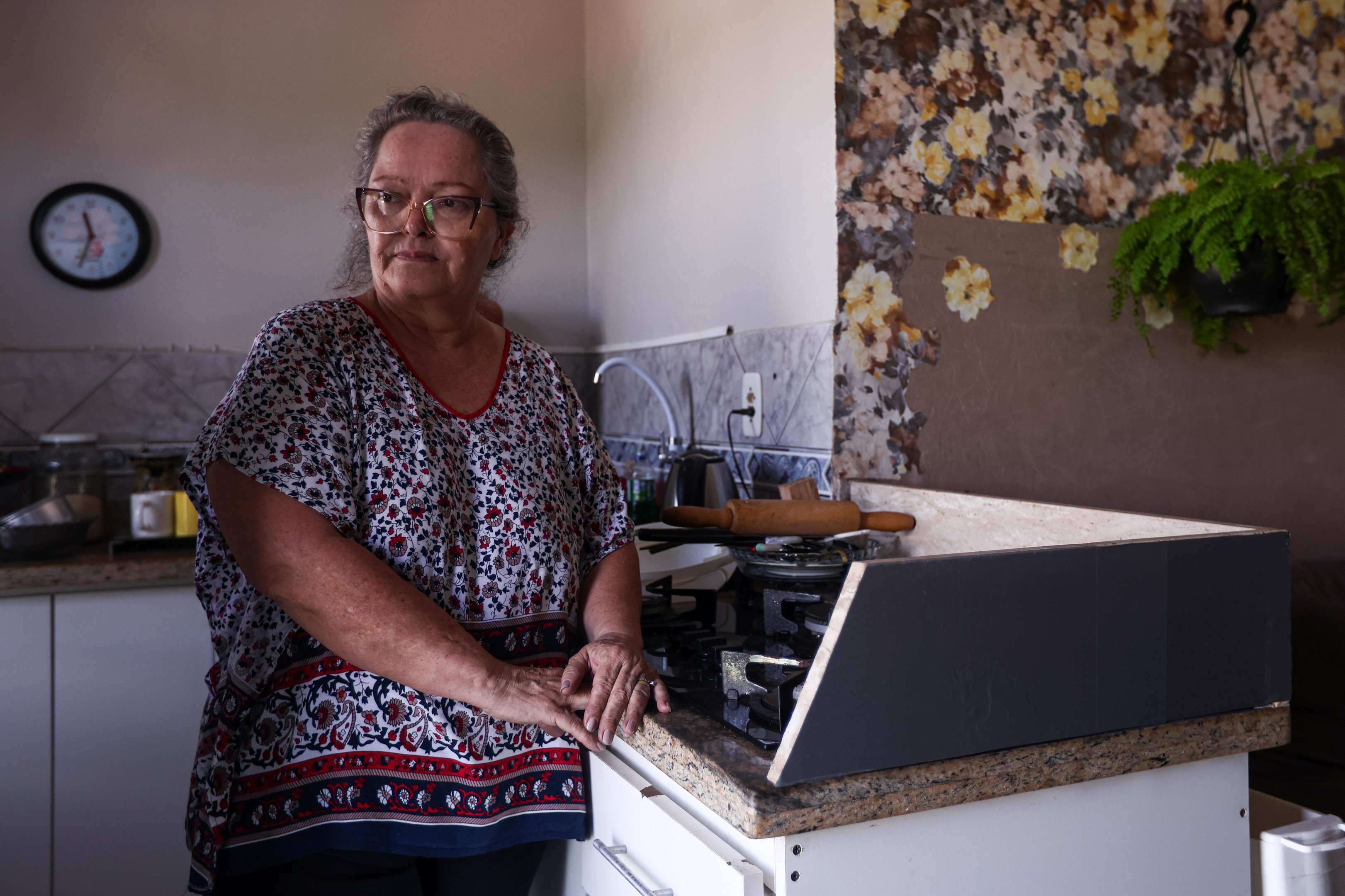 "Nossa casa n&atilde;o foi atingida por meio metro": moradores tentam voltar &agrave; rotina ap&oacute;s queda de avi&atilde;o em Cap&atilde;o da Canoa