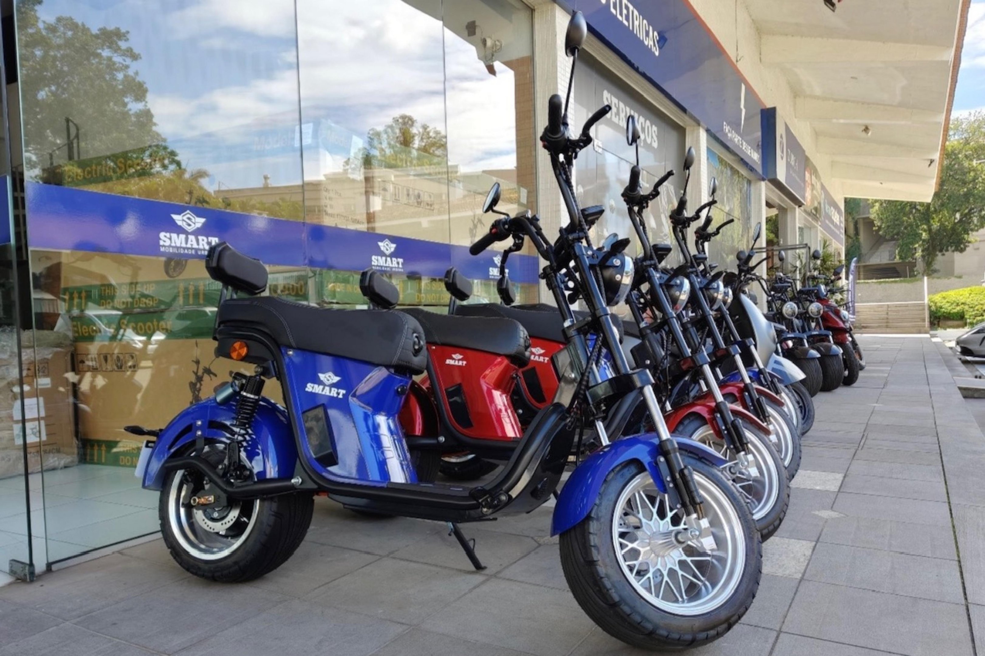 Come&ccedil;a venda de scooter el&eacute;trica criada por ga&uacute;chos e feita na China: "N&atilde;o foi f&aacute;cil"